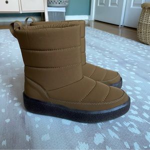 NWOT The Toasty Puffer Boot